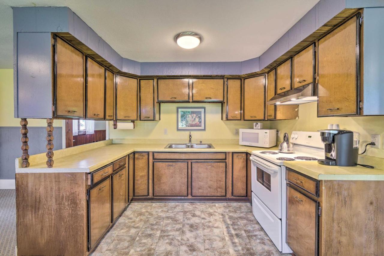 Charming Stanley Home With Yard, 7 Mi To Seneca Lake Женева Екстериор снимка