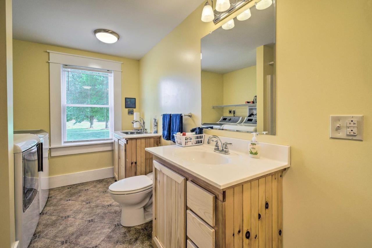 Charming Stanley Home With Yard, 7 Mi To Seneca Lake Женева Екстериор снимка