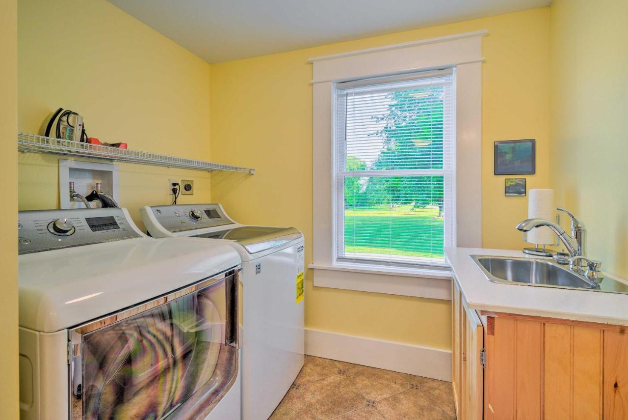 Charming Stanley Home With Yard, 7 Mi To Seneca Lake Женева Екстериор снимка
